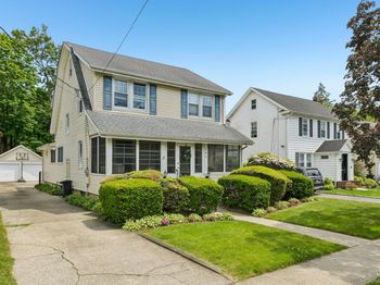 207 N Forest Avenue