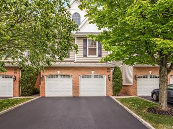 246 Roosevelt Way