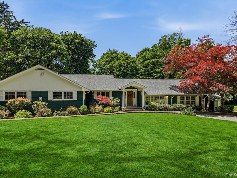 2341 Blue Spruce Drive, Yorktown Heights NY 10598