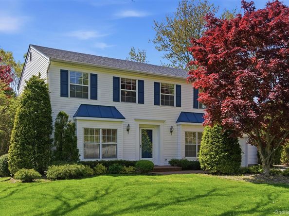2 Barrett Court, Nesconset NY 11767