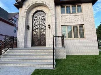 353 E 17th Street