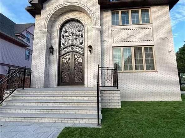 353 E 17th Street, Brooklyn NY 11226