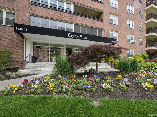 162-21 Powells Cove Boulevard 2R, Beechhurst NY 11357