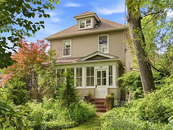 149 Maple Avenue, Westbury NY 11590