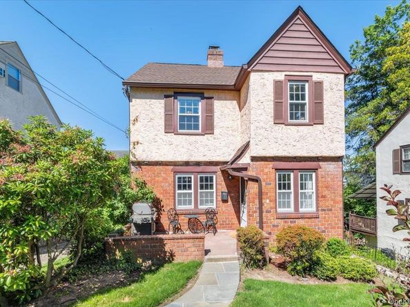 8 Interlaken Avenue, New Rochelle NY 10801