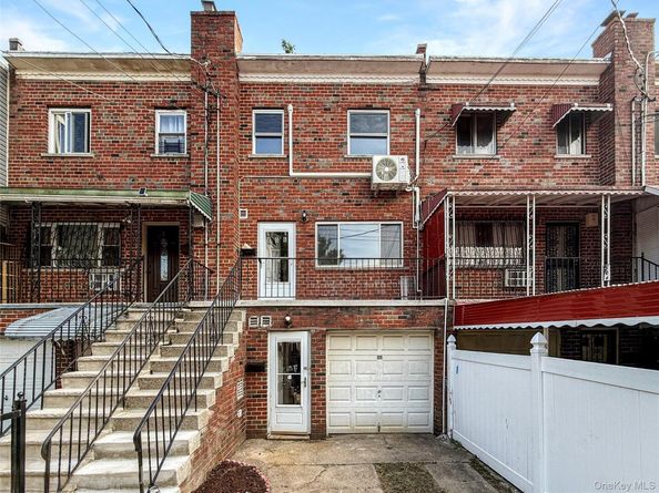 806 E 227th Street, Bronx NY 10466