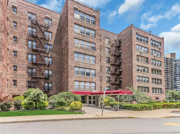 209-39 23rd Avenue 3F, Bayside NY 11360