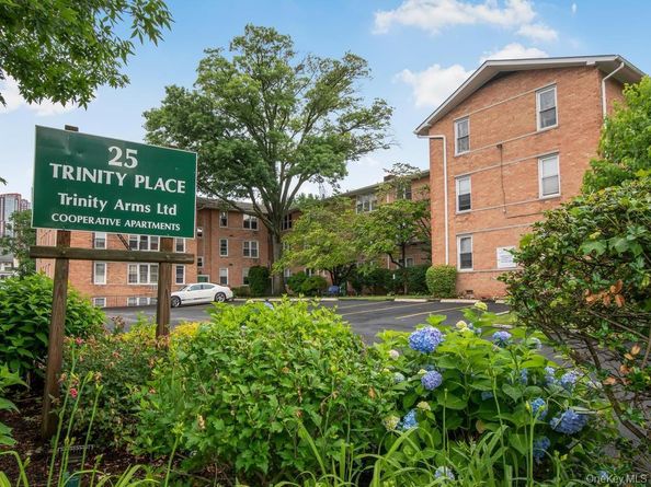 25 Trinity Place 3J, New Rochelle NY 10805