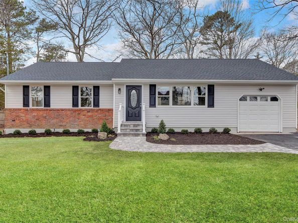 43 Penny Drive, Calverton NY 11933