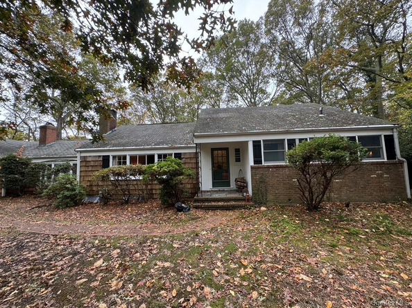 8 Old Wood Road, Stony Brook NY 11790