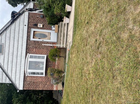41 Kingston Street, Elmont NY 11003