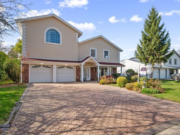 89 Nottingham Road, Manhasset Hills NY 11040