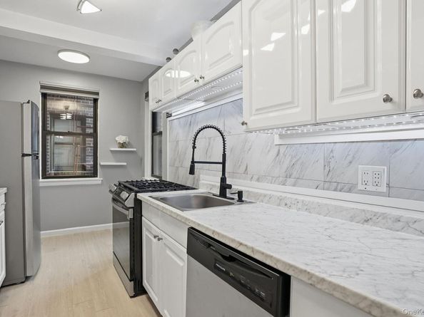 142 Garth Road 2J, Scarsdale NY 10583