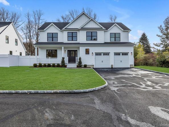 40 N Woodhull Road, Huntington NY 11743