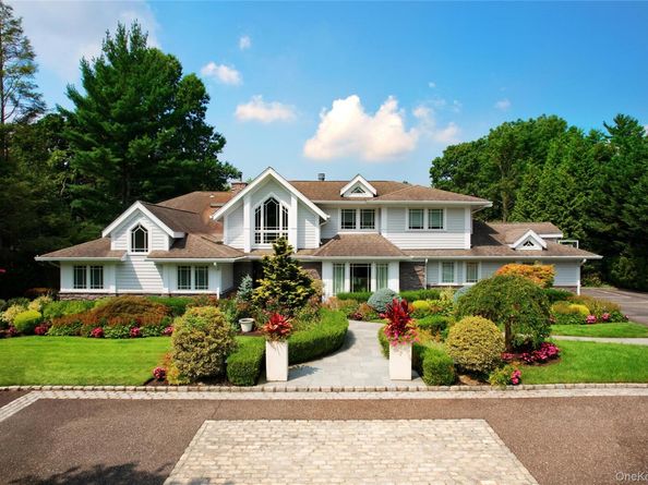 4 Meadowbrook Lane, Old Westbury NY 11568