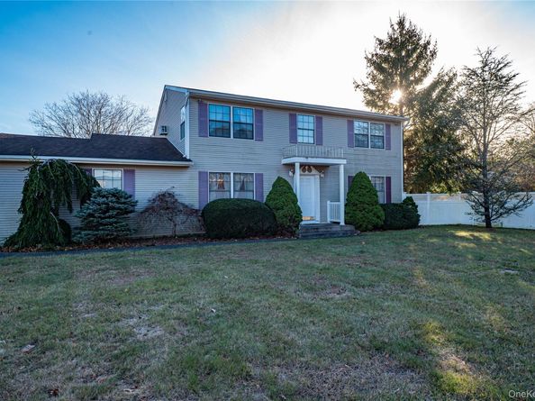 290 E Woodside Avenue, Patchogue NY 11772