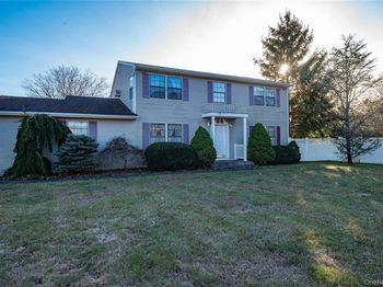 290 E Woodside Avenue