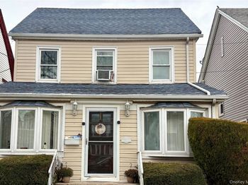 224-27 Fairbury Avenue