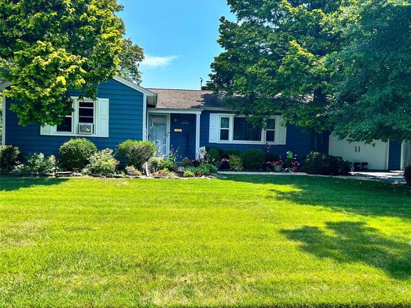 7 Lico Place, Babylon NY 11702