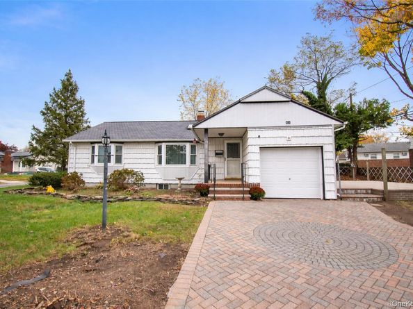 650 Bryant Street, East Meadow NY 11554