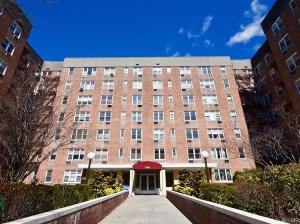 2 Sadore Lane 1R, Yonkers NY 10710