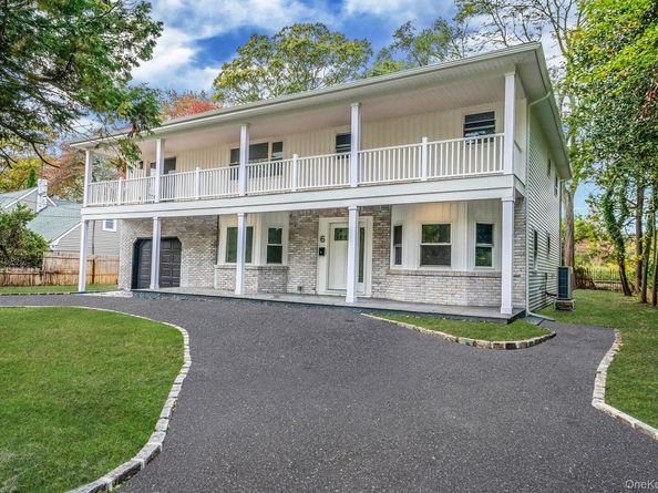 6 Connetquot Drive, Oakdale NY 11769