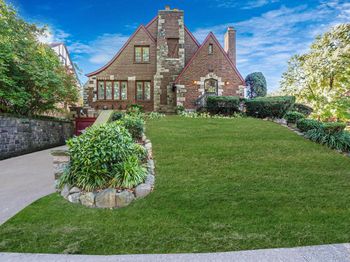 8402 Midland Parkway