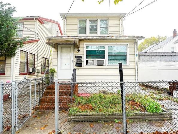 8041 159th Street, Jamaica Hills NY 11432