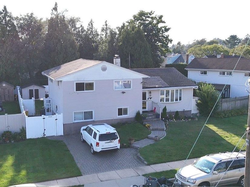 58 Narcissus Avenue, Hicksville NY 11801