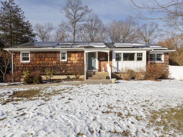 49 Lexington Avenue, Smithtown NY 11787