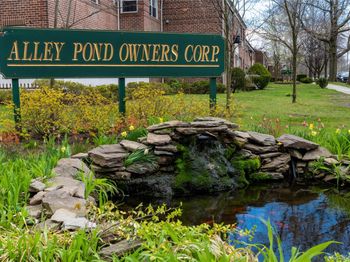 224-38 Kingsbury Ave