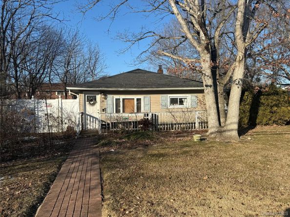 11 Tell Avenue, Deer Park NY 11729