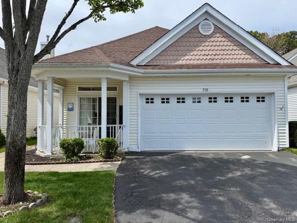 530 Leisure Drive, Ridge NY 11961