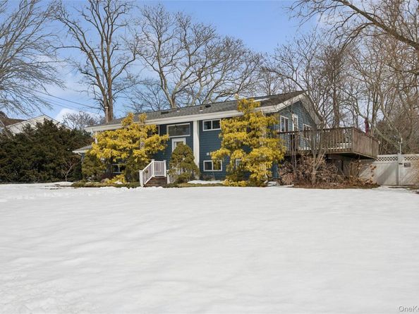 21 Amboy Road, Oakdale NY 11769