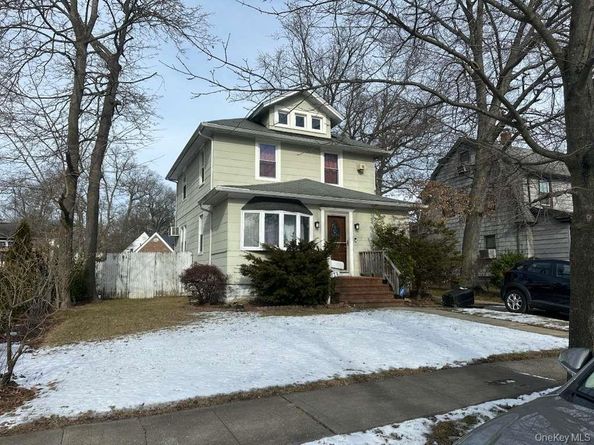 176 Evans Avenue, Freeport NY 11520
