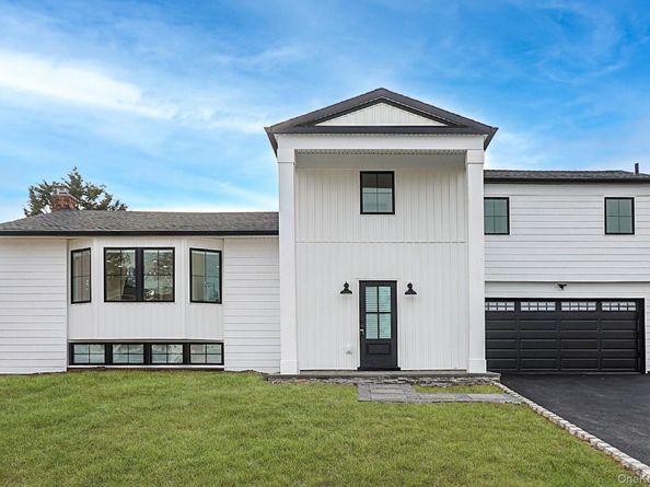 92 Kings Walk, Massapequa Park NY 11762