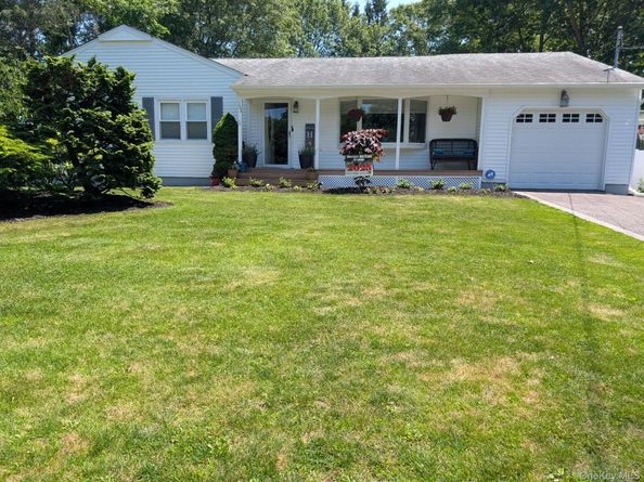 362 Easton Street, Ronkonkoma NY 11779