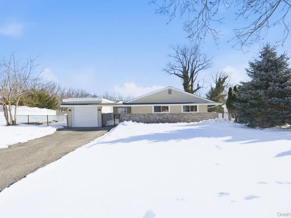 5 Bowman Lane, Kings Park NY 11754
