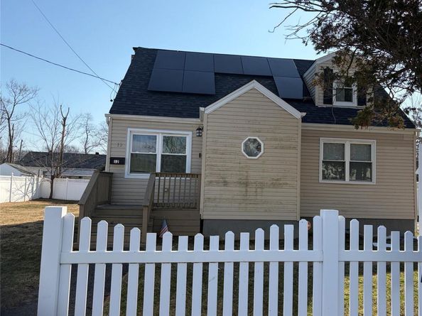 12 S Prospect Street, Copiague NY 11726
