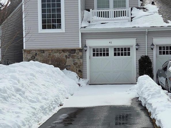 41 Greentree Court, Shirley NY 11967