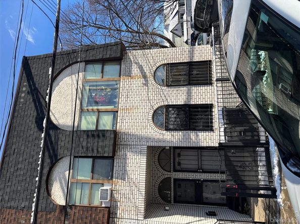 7719 Parsons Boulevard, Fresh Meadows NY 11366