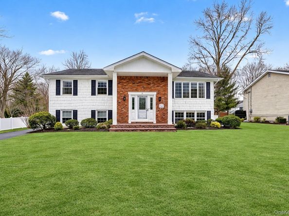 31 Marshmallow Drive, Commack NY 11725
