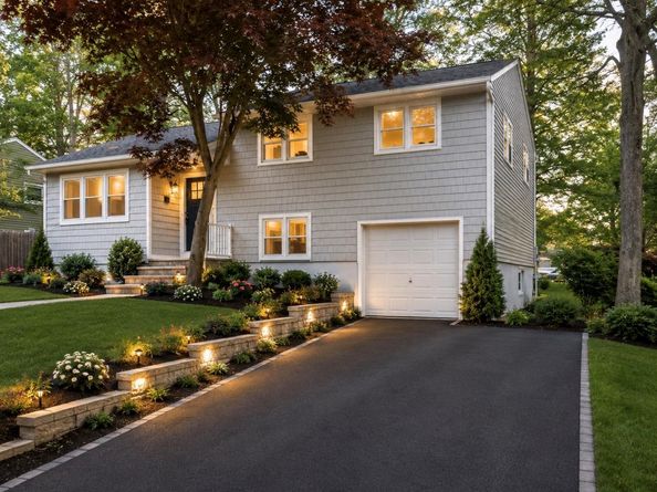 29 Bennett Avenue, Huntington Station NY 11746