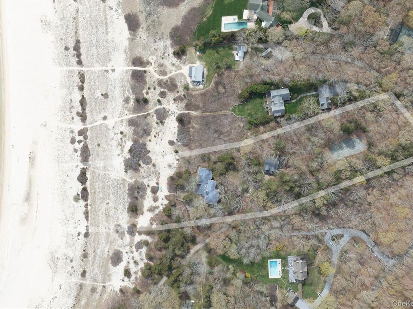 1480 Old Wood Path, Southold NY 11971