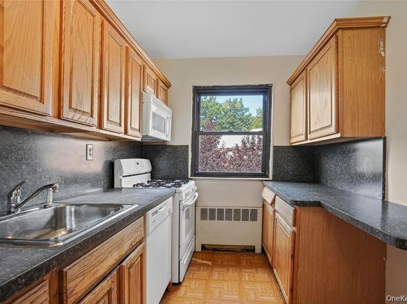 90-55 Shore Parkway 68, Howard Beach NY 11414