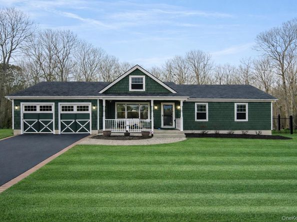 14 Belvoir Court, Ridge NY 11788