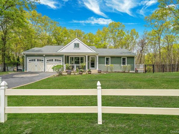 14 Belvoir Court, Ridge NY 11788