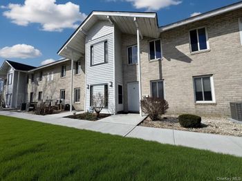 8 Redwood Court