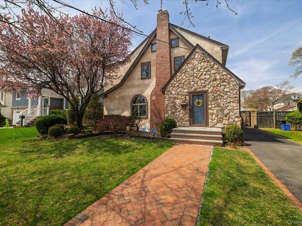 96 Southard Avenue, Rockville Centre NY 11570