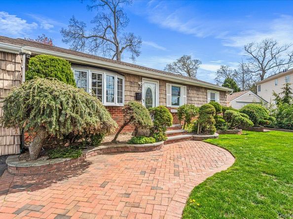 21 Norman Street, Lynbrook NY 11563